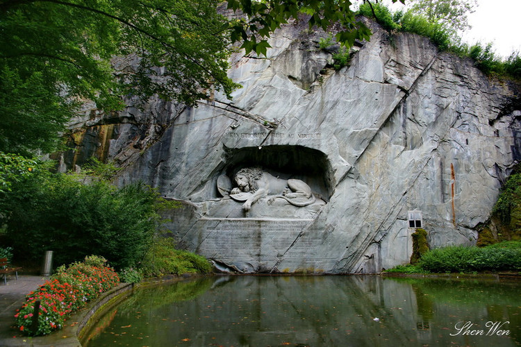 世界上最傷感、最感人的石雕—盧森之獅【原創(chuàng)】 - 晚霞映天 - 晚霞映天的博客